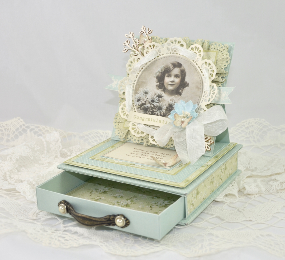 Easel card with drawer » Pion Design's Blog